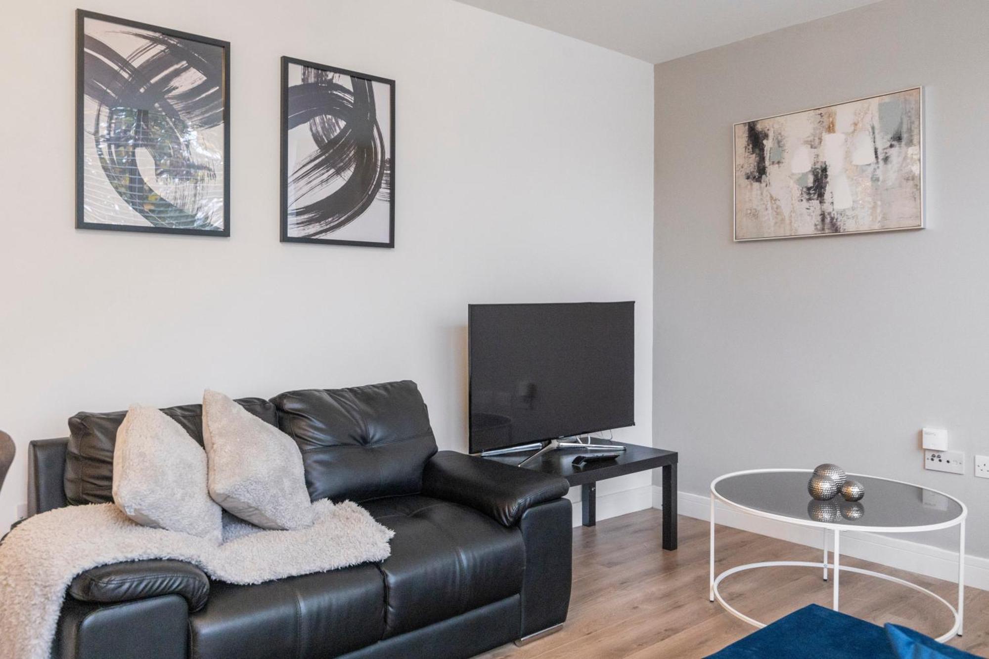 Cosy Retreat In The Heart Of Golders Green Лондон Екстериор снимка