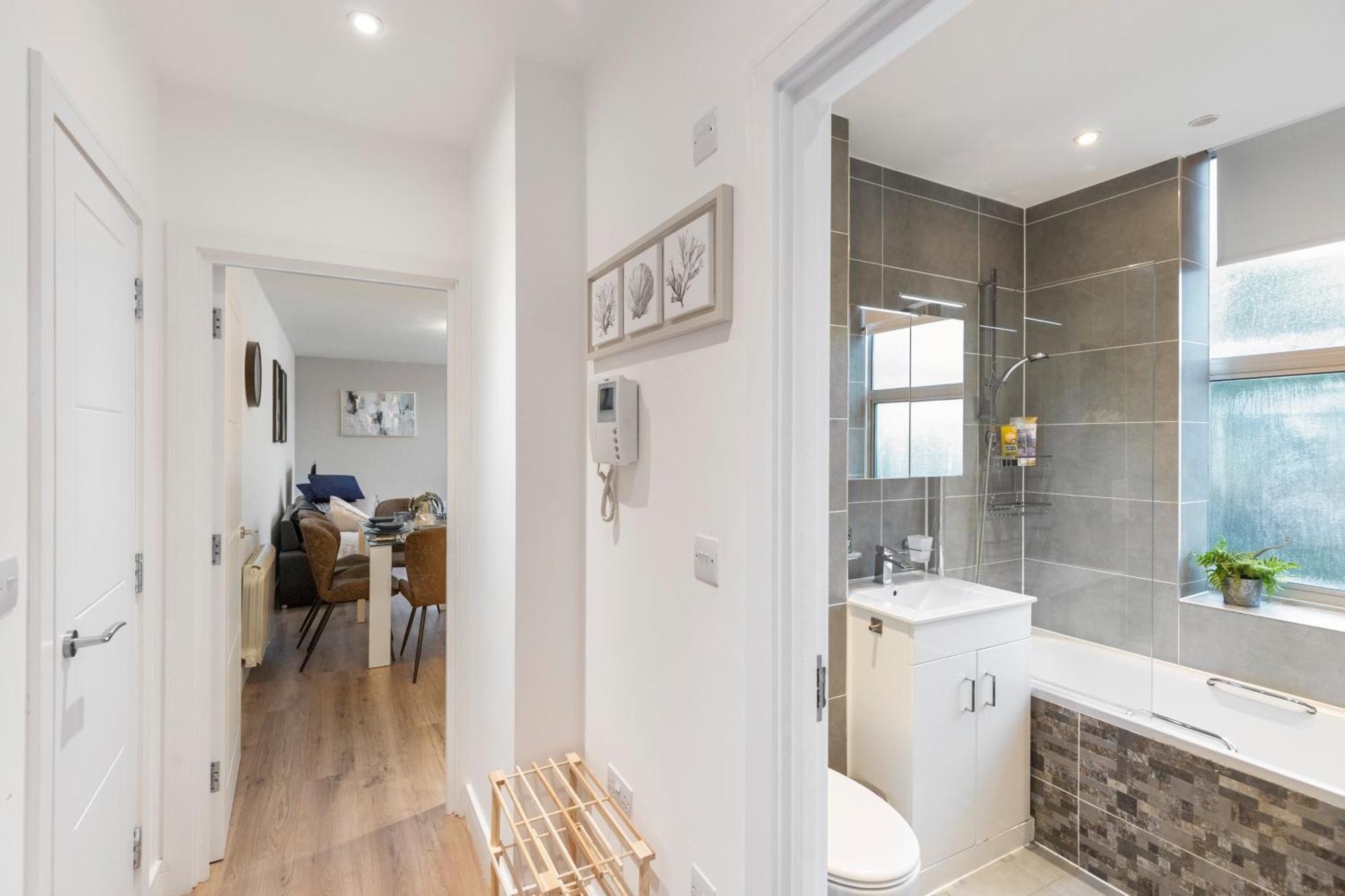 Cosy Retreat In The Heart Of Golders Green Лондон Екстериор снимка